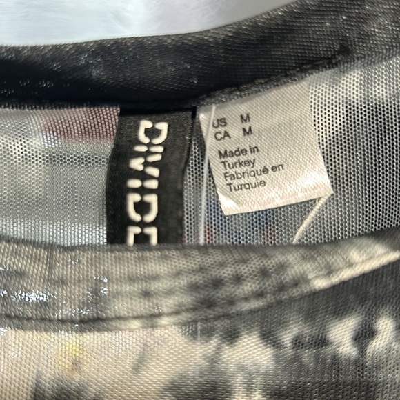 H&M (Divided) Mesh Black & White Tie-Dye Long Sleeve Top Size - Picture 2 of 3